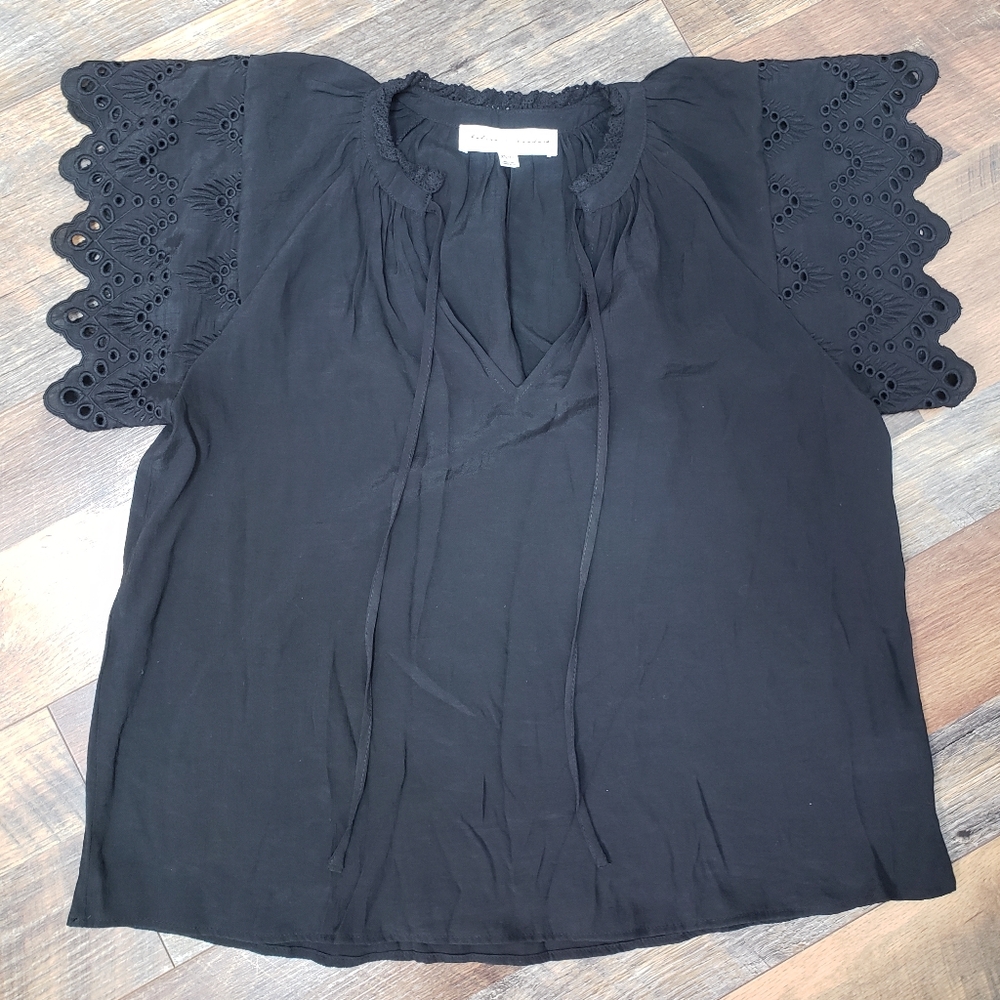 Chelsea & Theodore Black Short Sleeve Notched V-neck Boho Top, Size XS